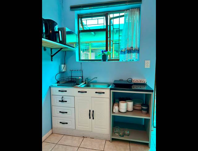 1 bed property to rent in PINELANDS